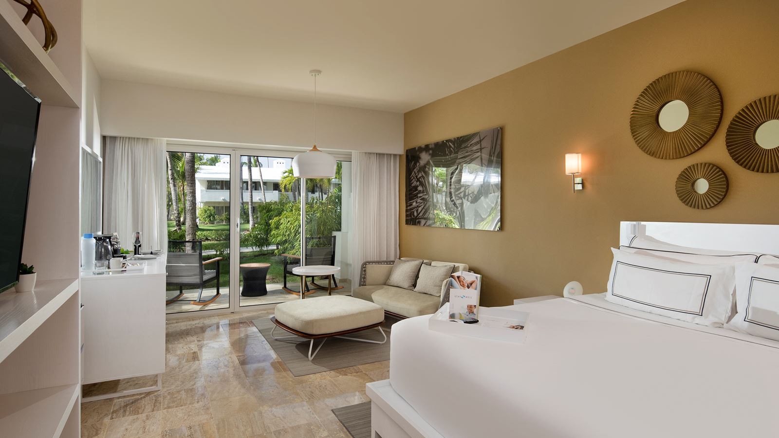 rooms-the-level-suite-tropical-palms-by-stay-well