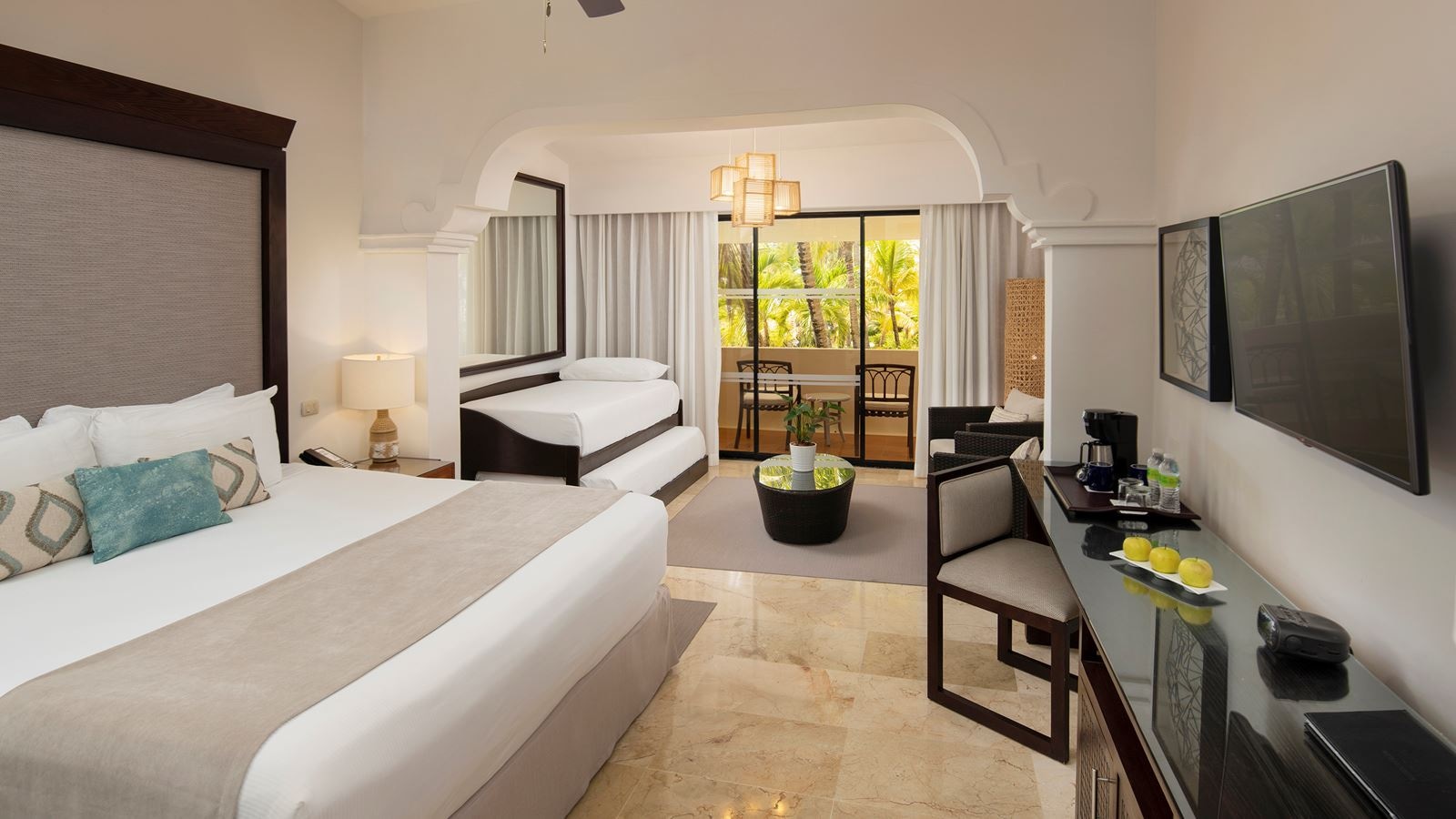 rooms-family-room-tropical-palms