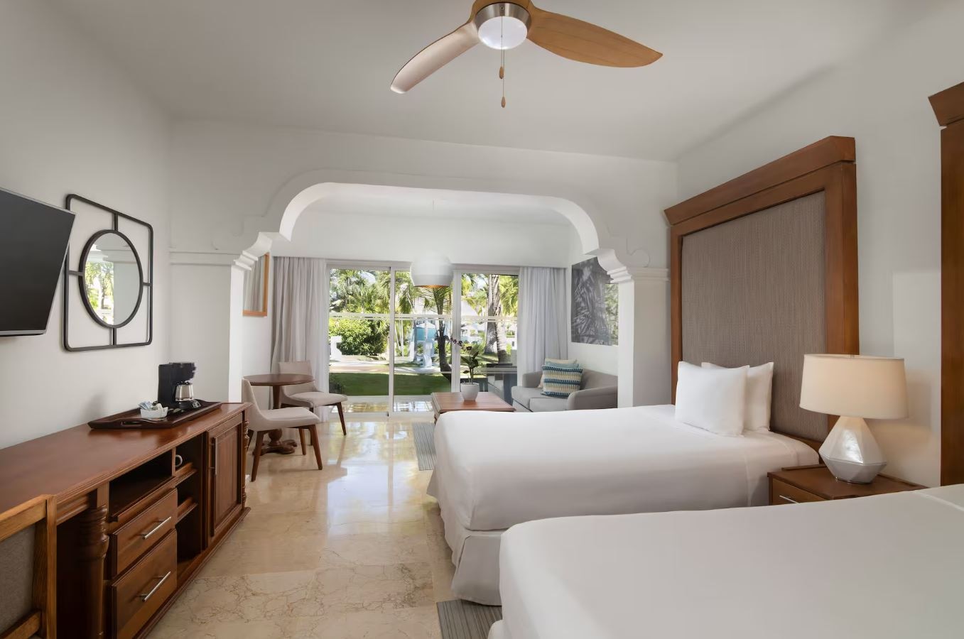 rooms-the-level-junior-suite-garden-view