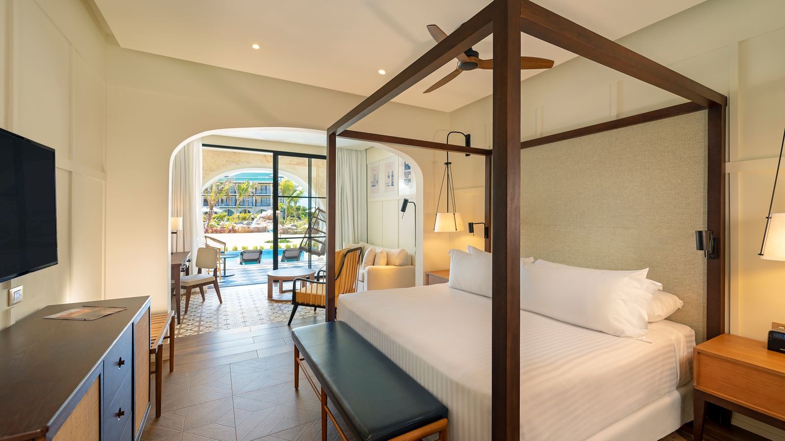 rooms-junior-suite-swim-up