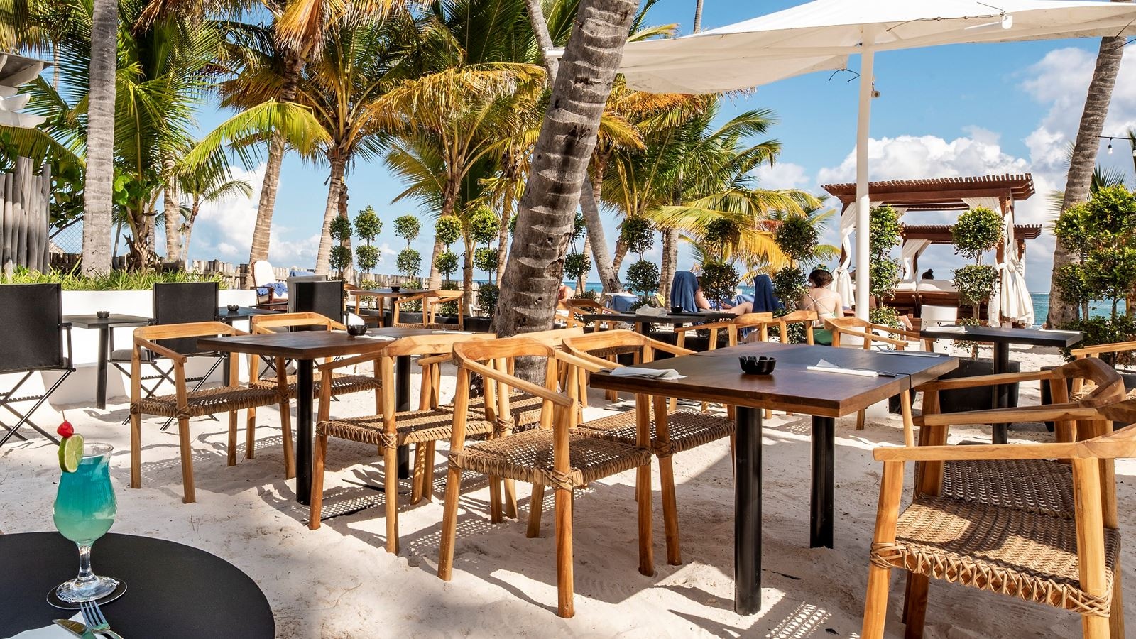 restaurants-beachfront-snack-bar