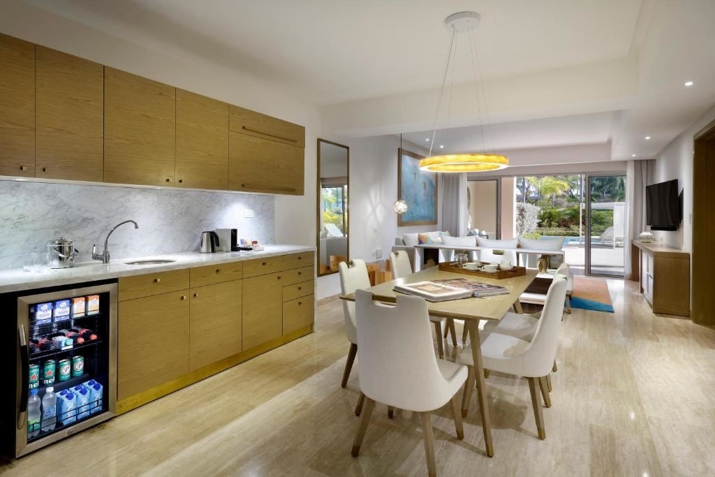 rooms-two-bedroom-master-suite-swim-up