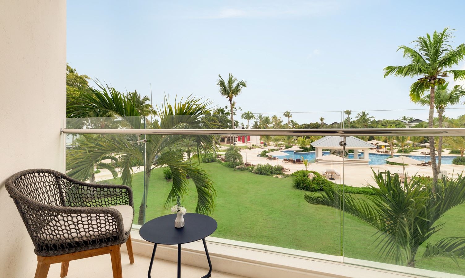 rooms-deluxe-partial-ocean-view