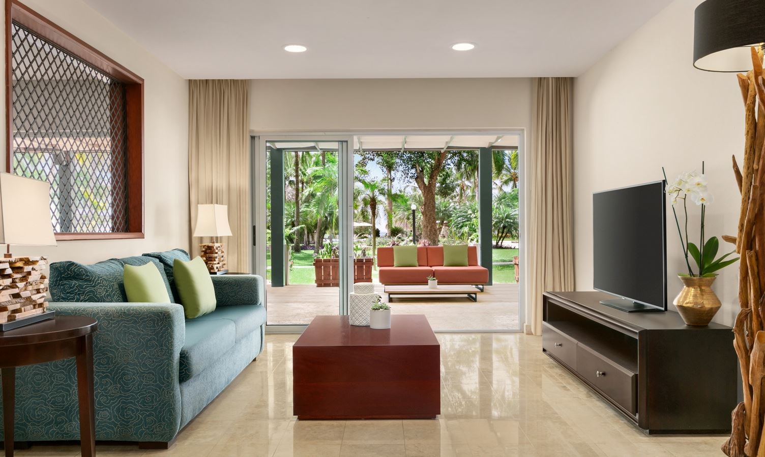 bars-premium-club-lounge