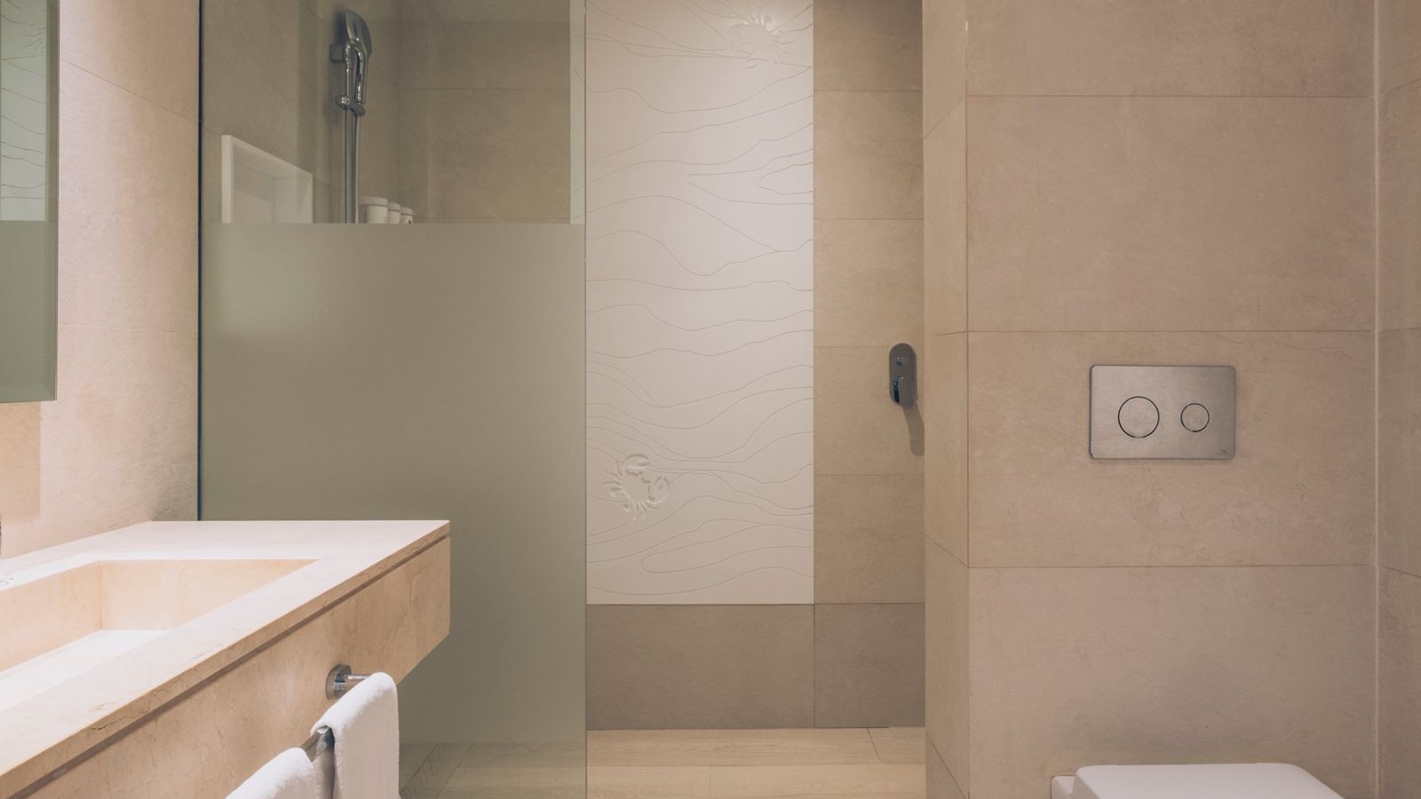 rooms-2-bedroom-family-junior-suite