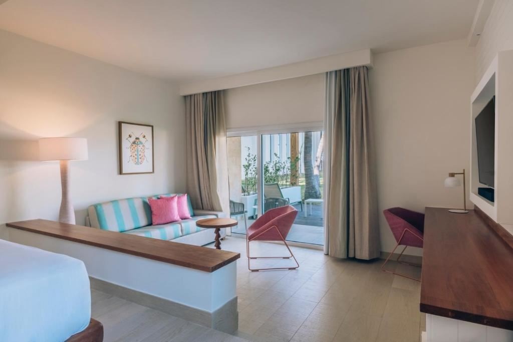 rooms-junior-suite-near-beach