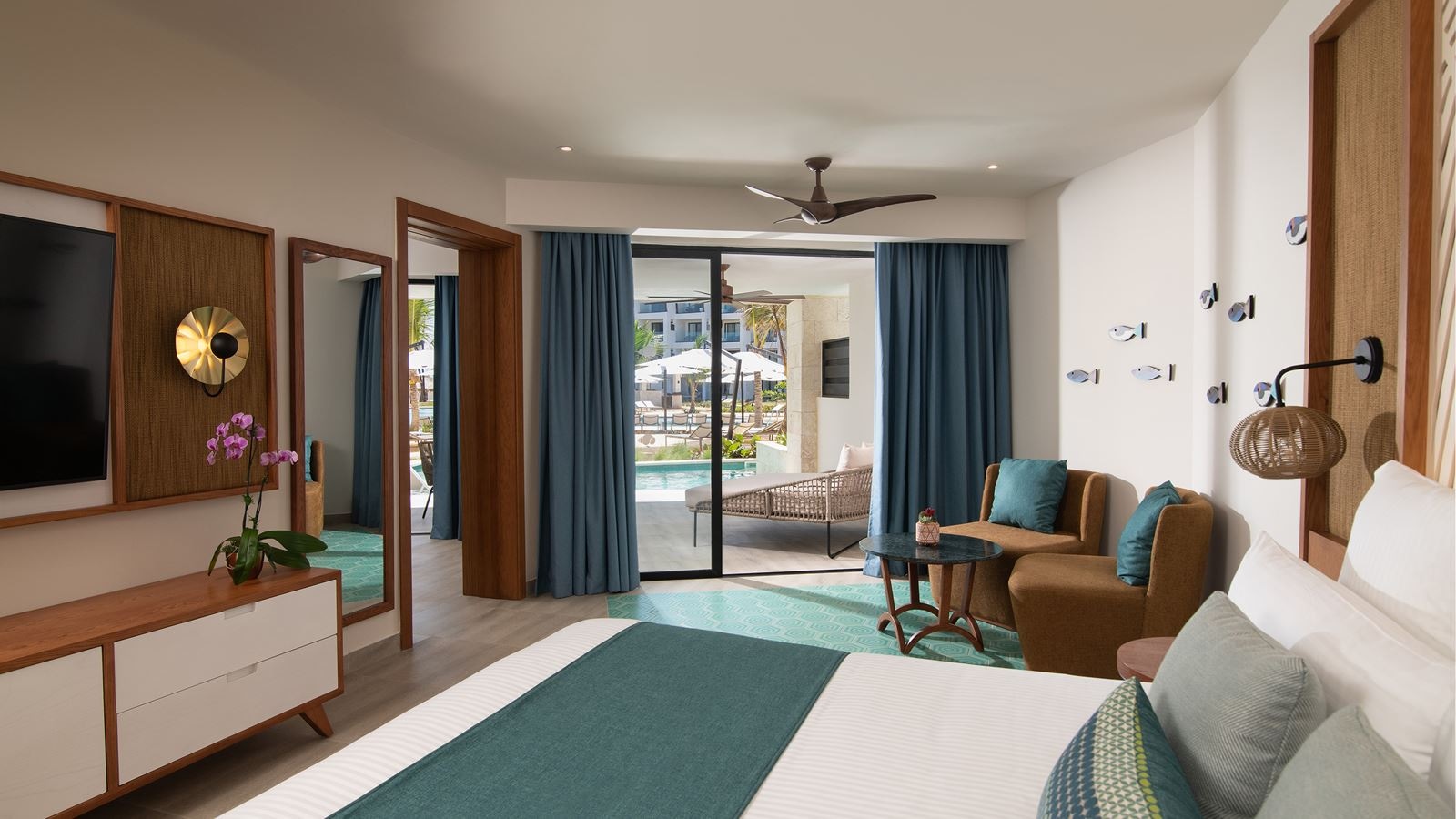 rooms-preferred-club-master-suite-swimout-ocean-front-adults-only-18+