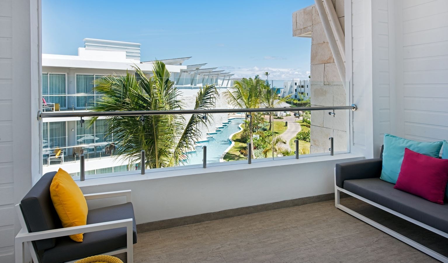 rooms-luxury-double--adult-section