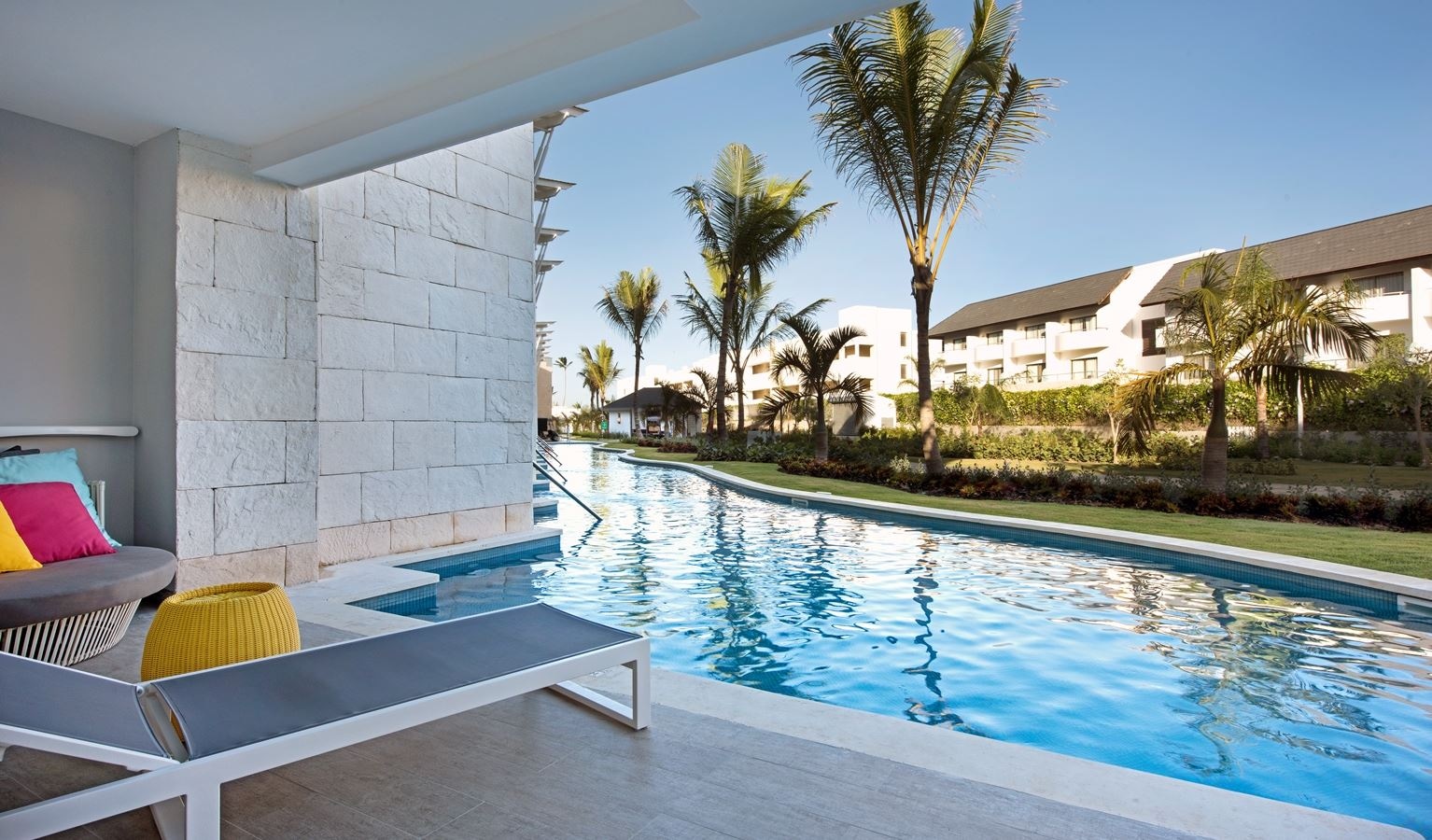 rooms-double-swim-up--adult-section