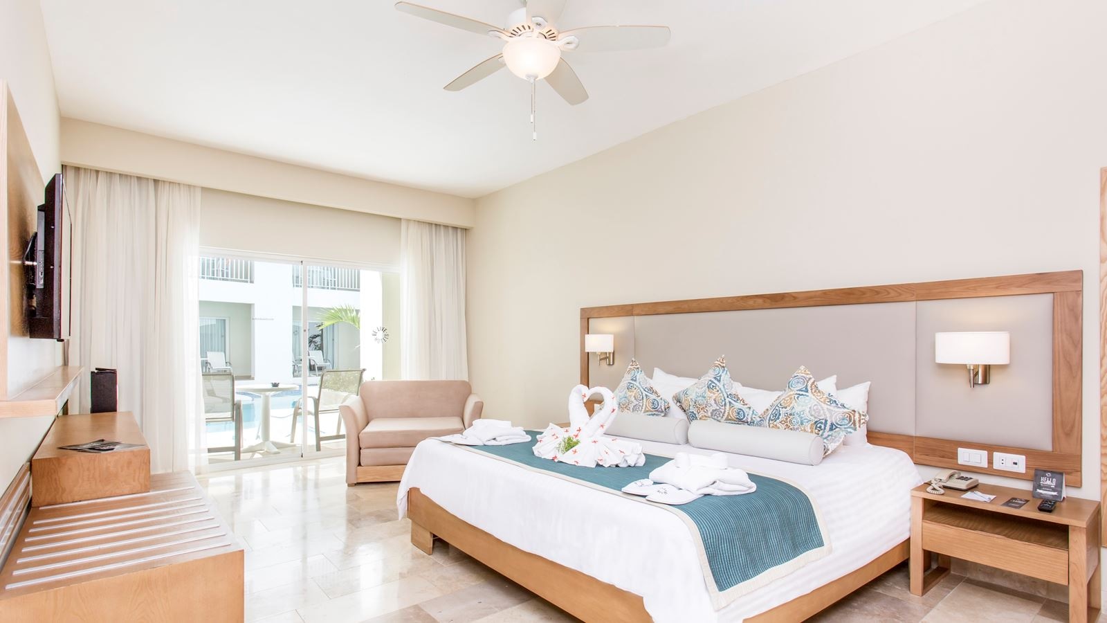 rooms-superior-deluxe-pool-view