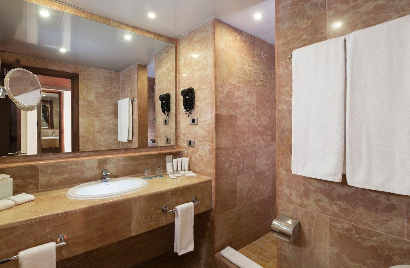 rooms-superior-junior-suite