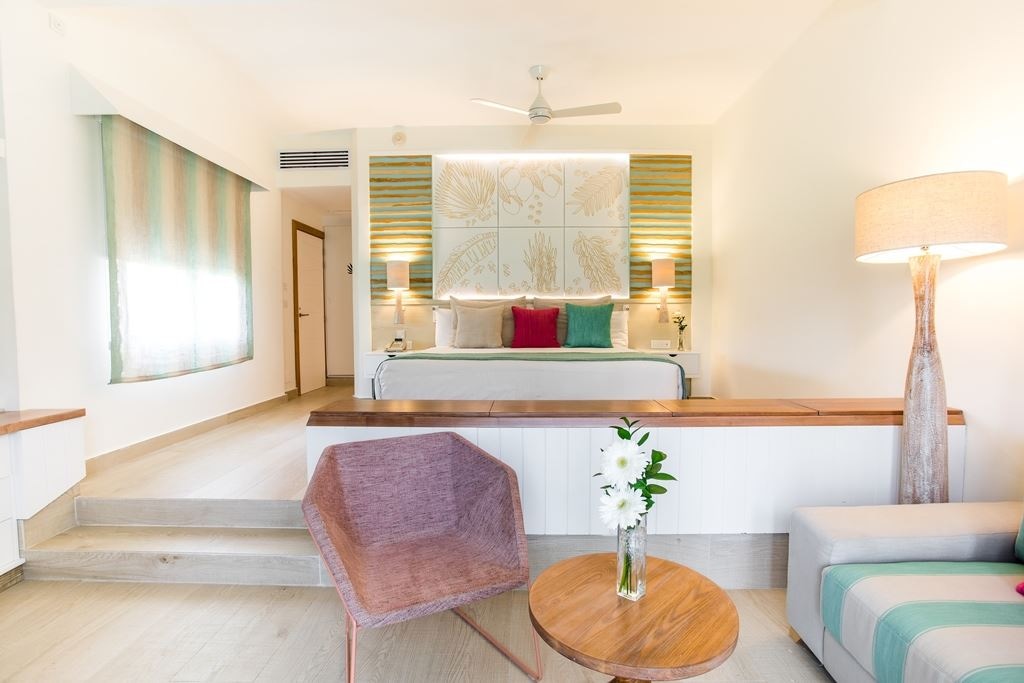 rooms-junior-suite-tropical-view