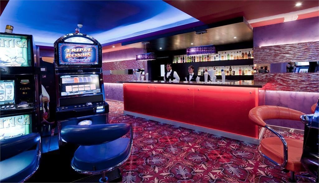 bars-macao-lobby-bar