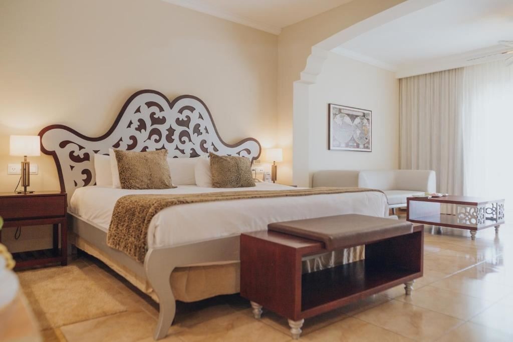 rooms-majestic-junior-suite-swim-up