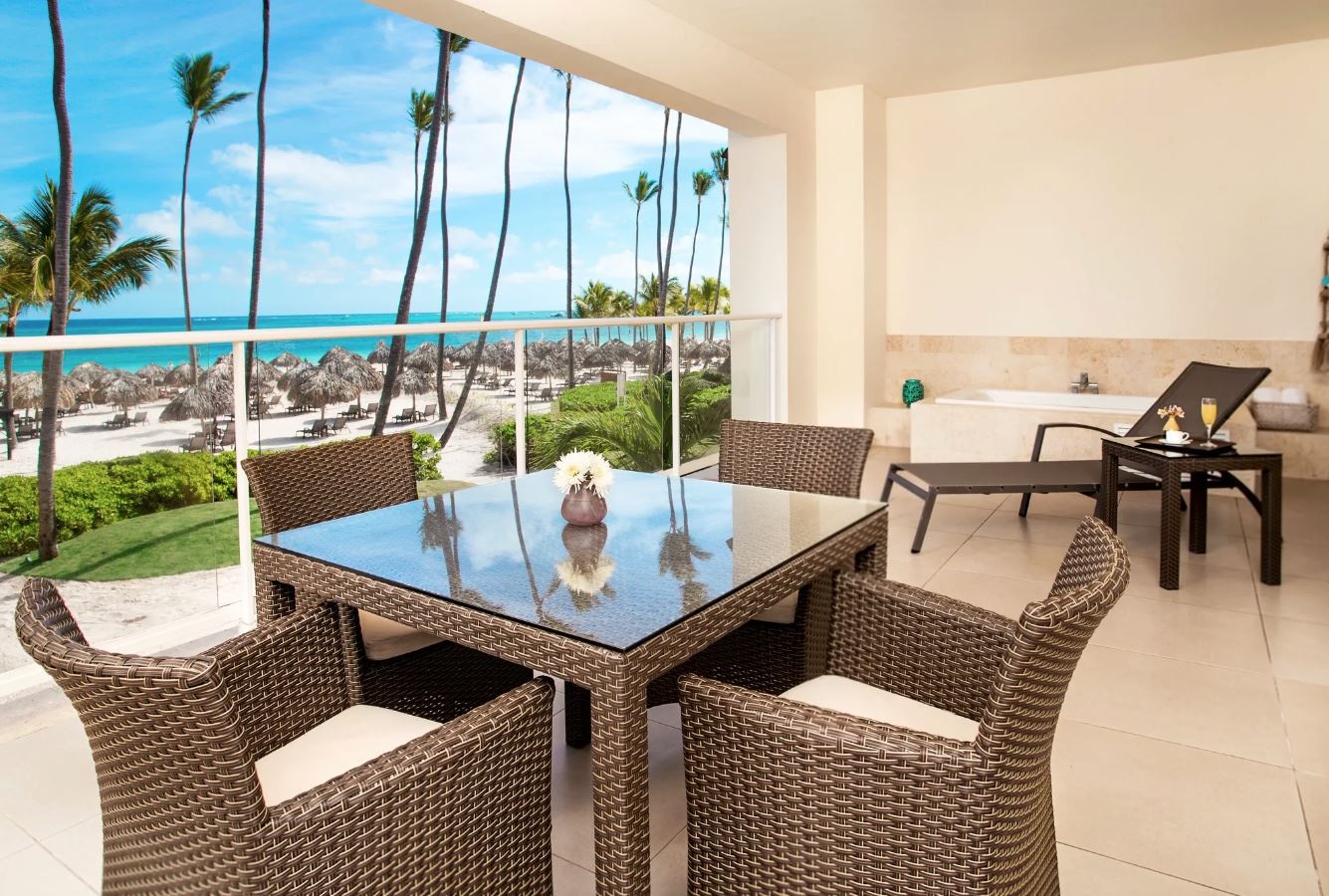 rooms-preferred-club-master-suite-ocean-front