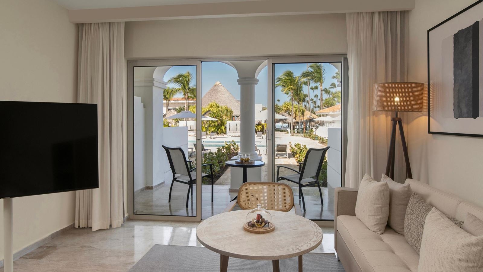 rooms-the-reserve-junior-suite-swim-up