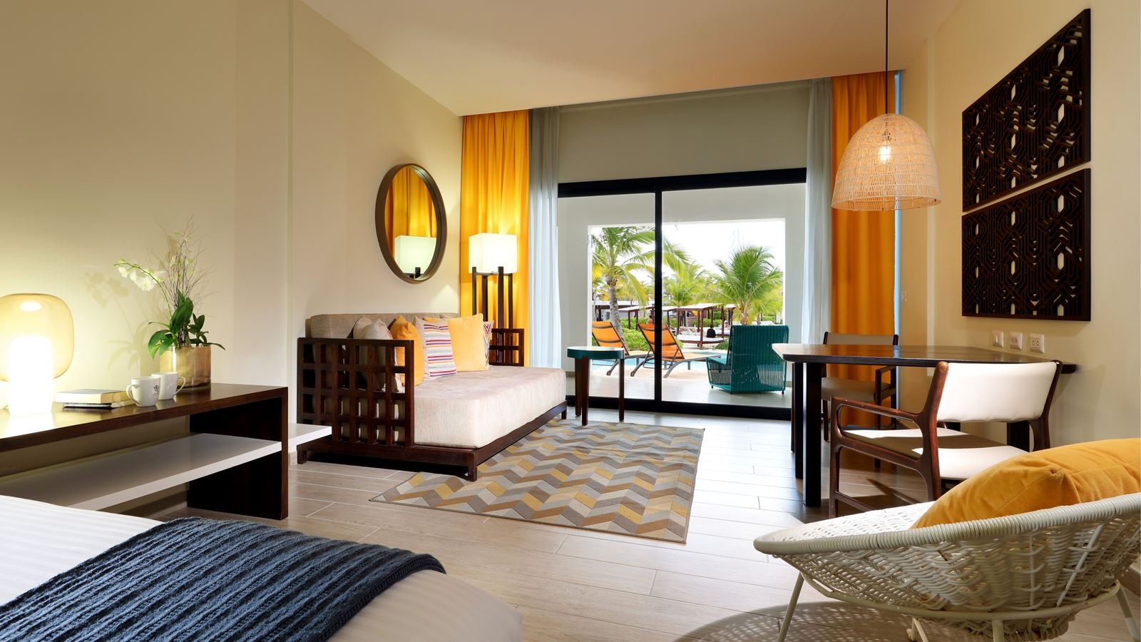 rooms-junior-suite-swim-up