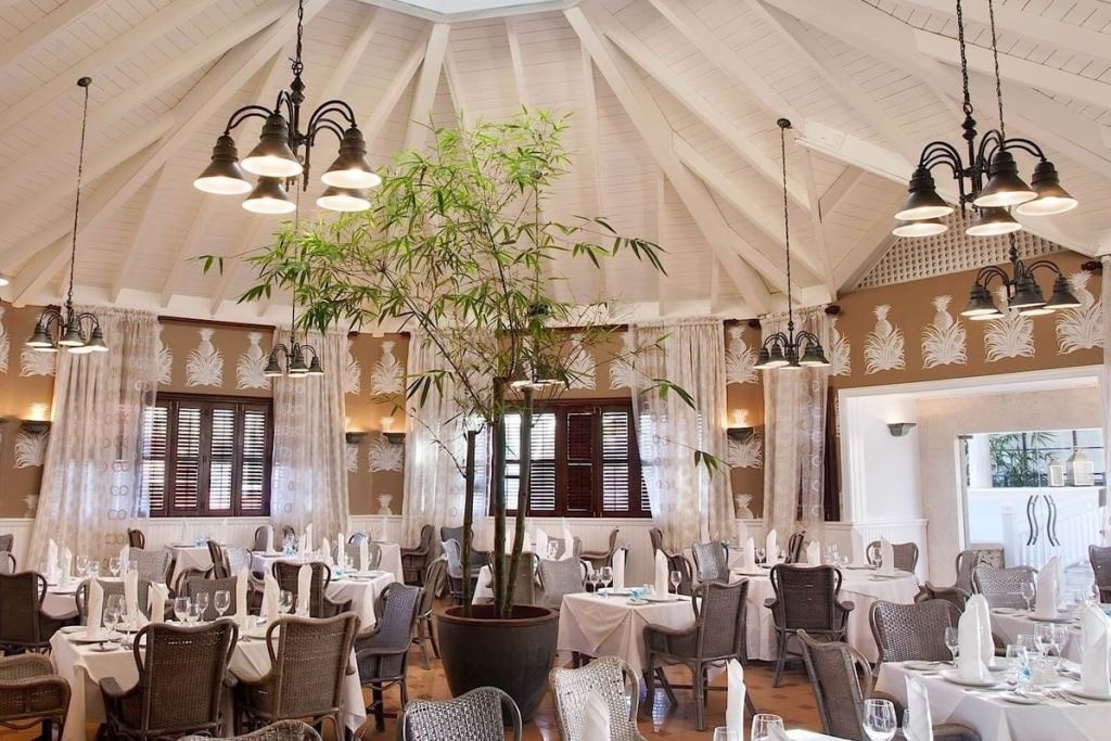 restaurants-c-a-r-a-c-o-l-b-e-a-c-h-c-l-u-b