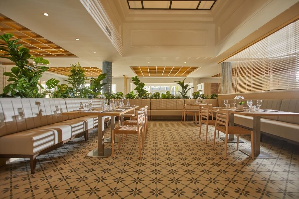 restaurants-caney-main-restaurant