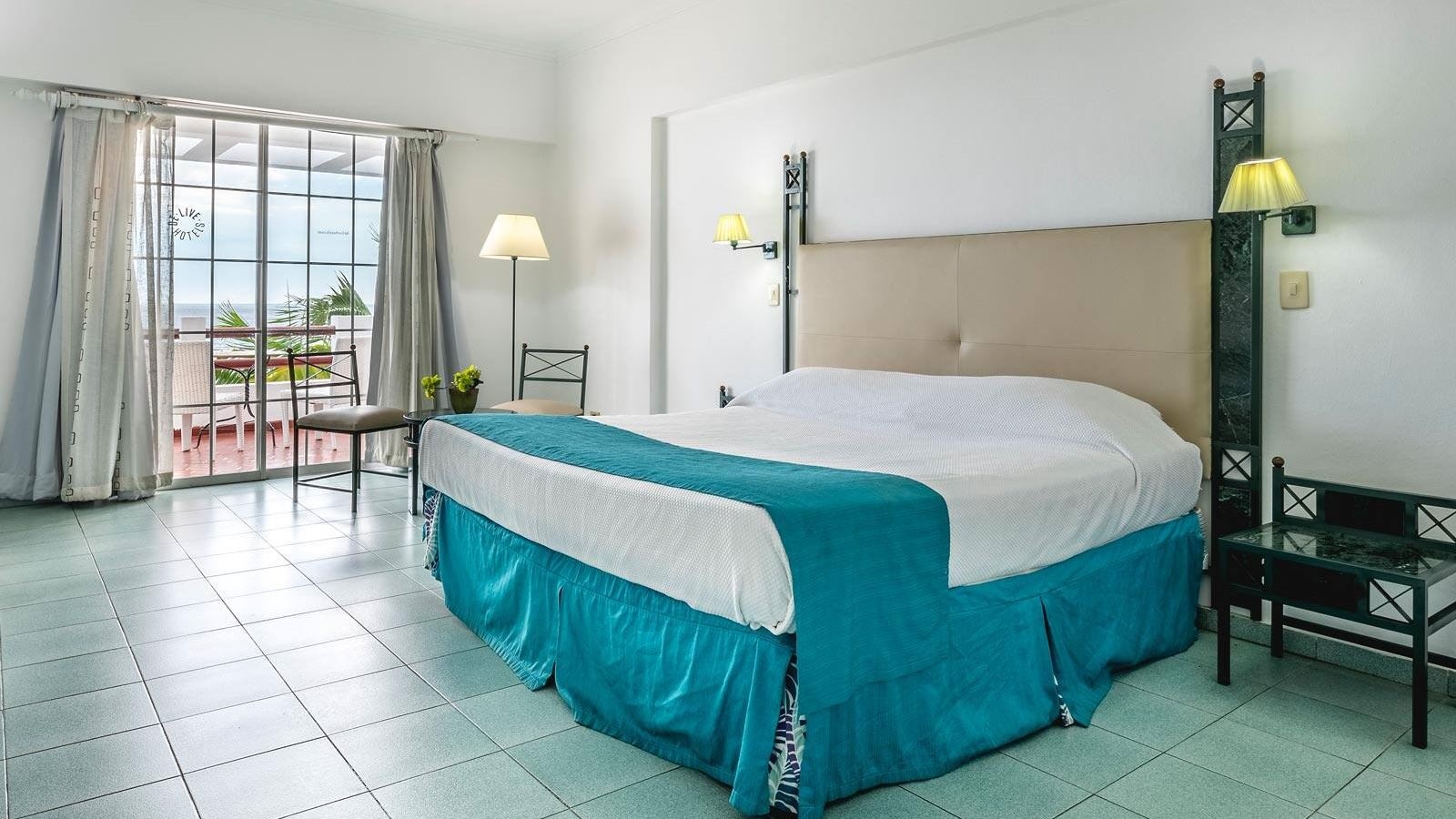 rooms-standard-beach-side-sea-view