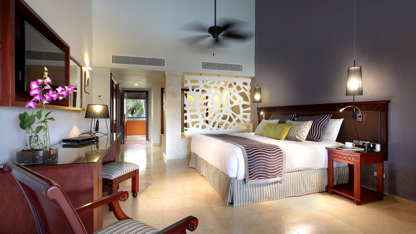 rooms-junior-suite-garden--pool-view