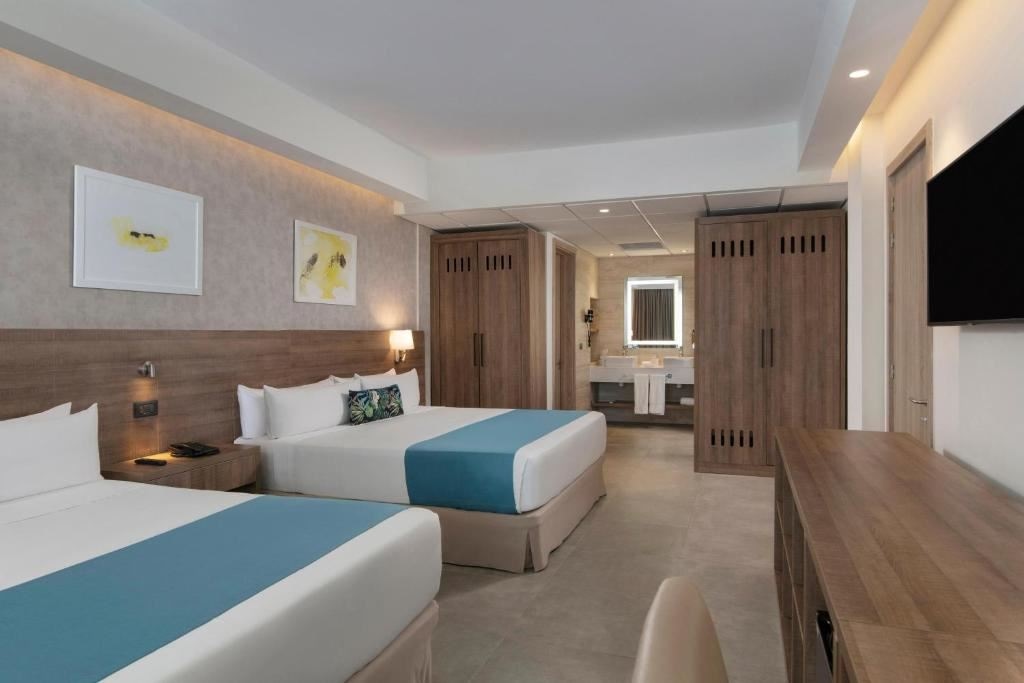 rooms-luxury-master-suite