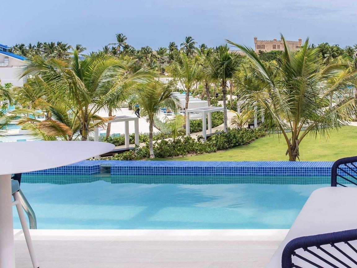 rooms-swim-up-luxury-junior-suite