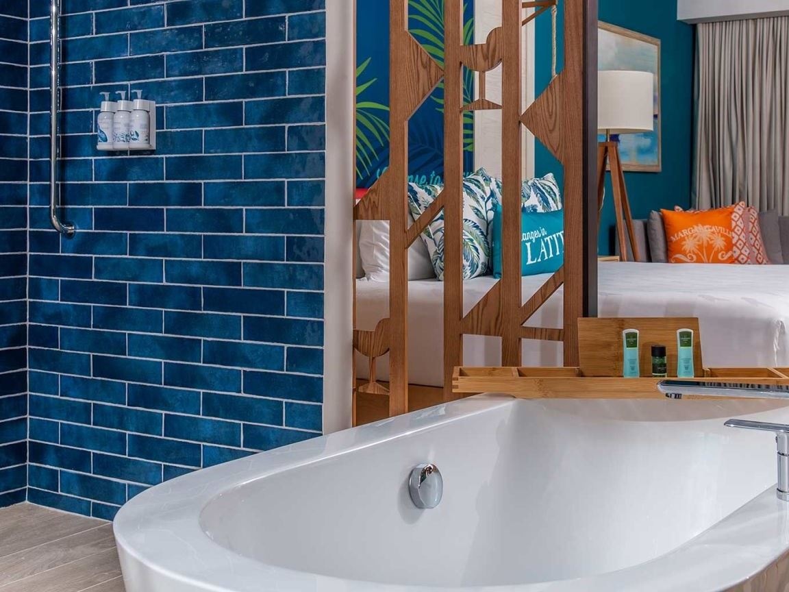 rooms-swim-up-luxury-premium-suite