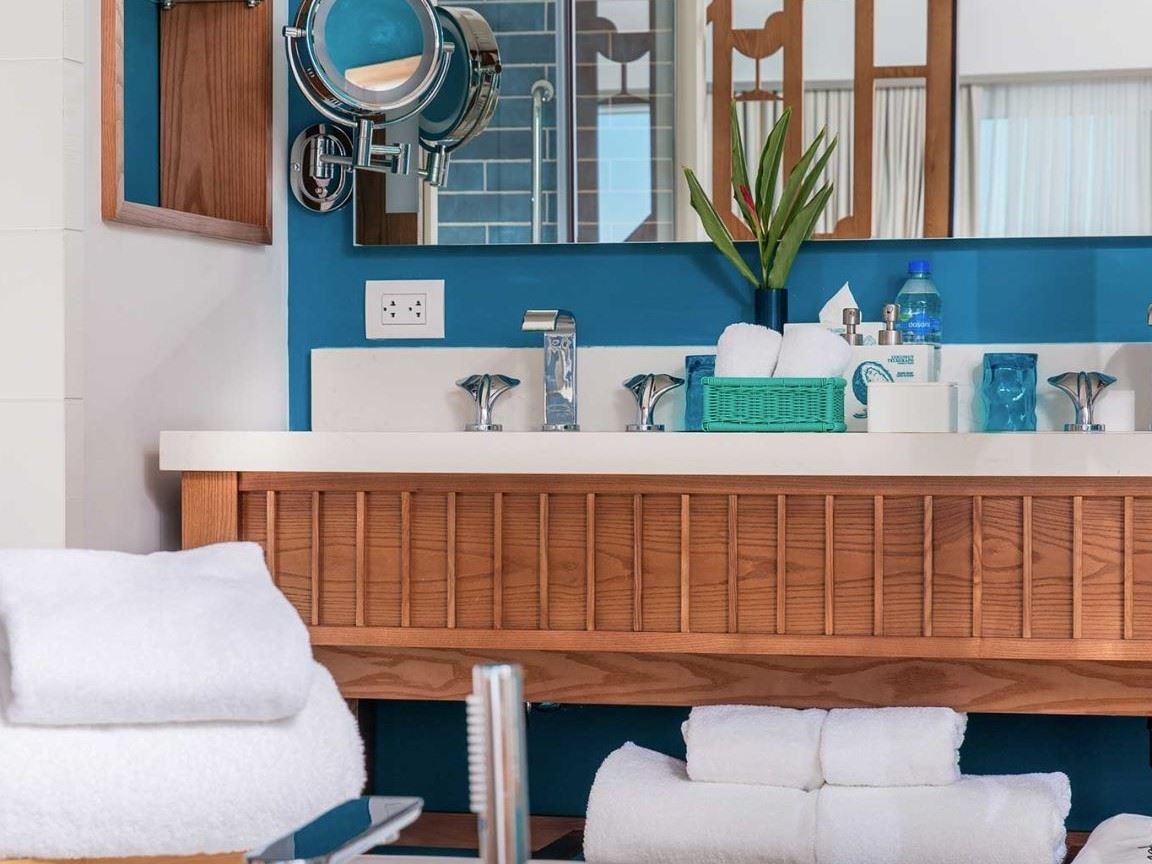 rooms-beachfront-luxury-suite