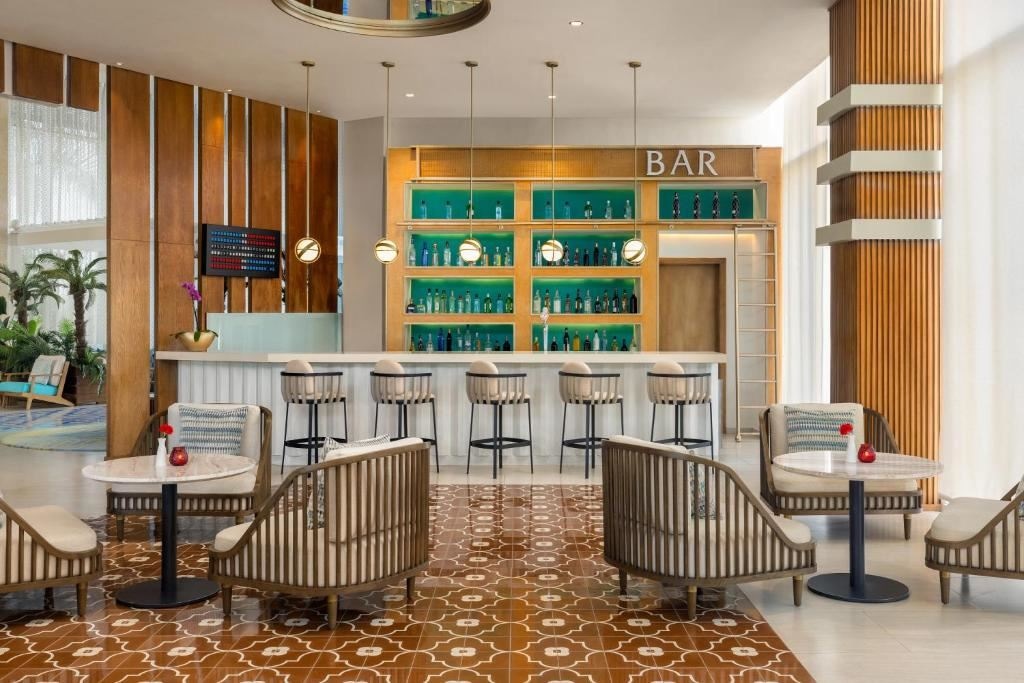 bars-preferred-club-bar--lobby-bar