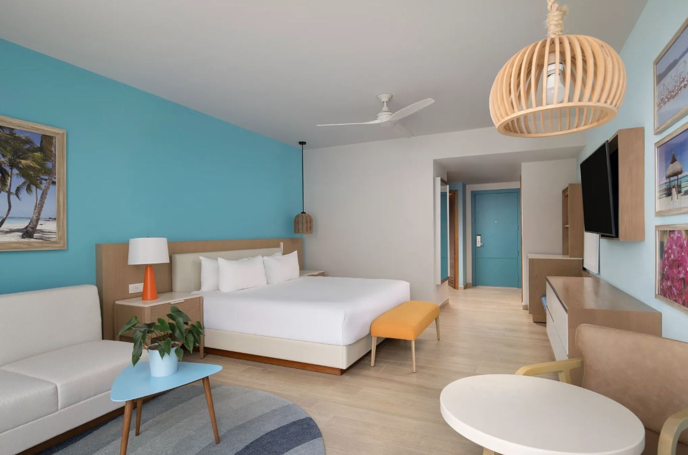 rooms-preferred-club-deluxe-ocean-front-swimout