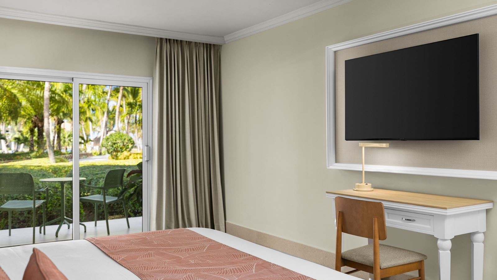 rooms-club-tropical-view