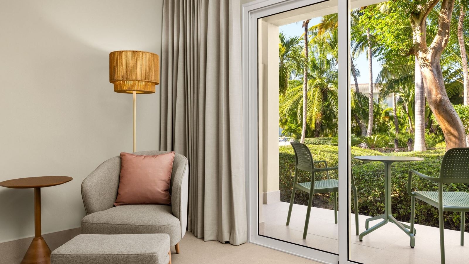 rooms-club-tropical-view