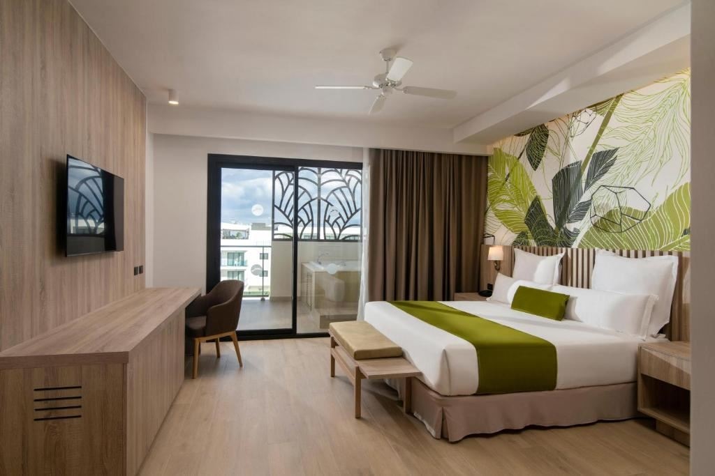 rooms-master-suite-with-elite-service