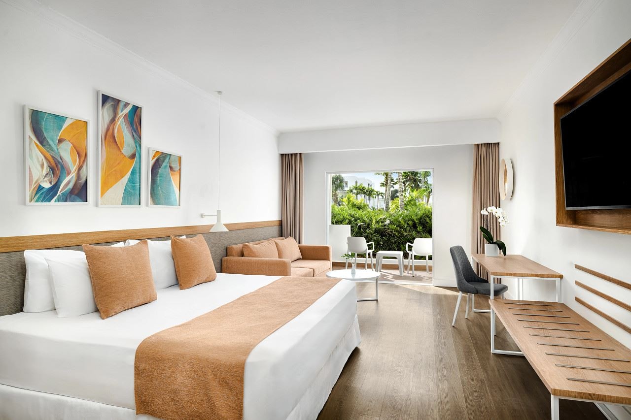 rooms-deluxe-tropical-view