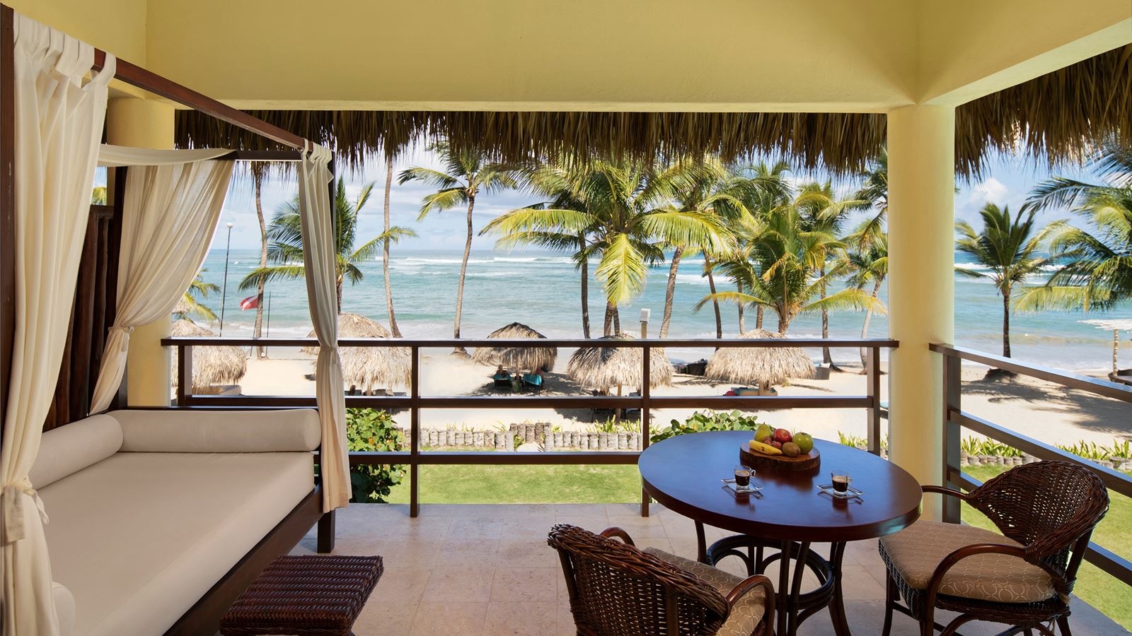 rooms-junior-suite-ocean-front