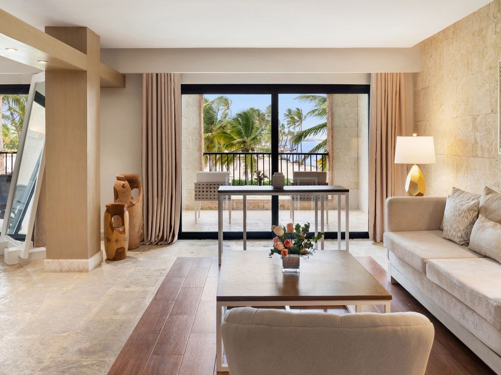 rooms-castle-junior-suite-ocean-front