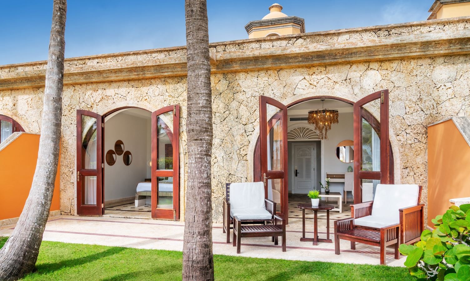 rooms-beach-front-junior-suite