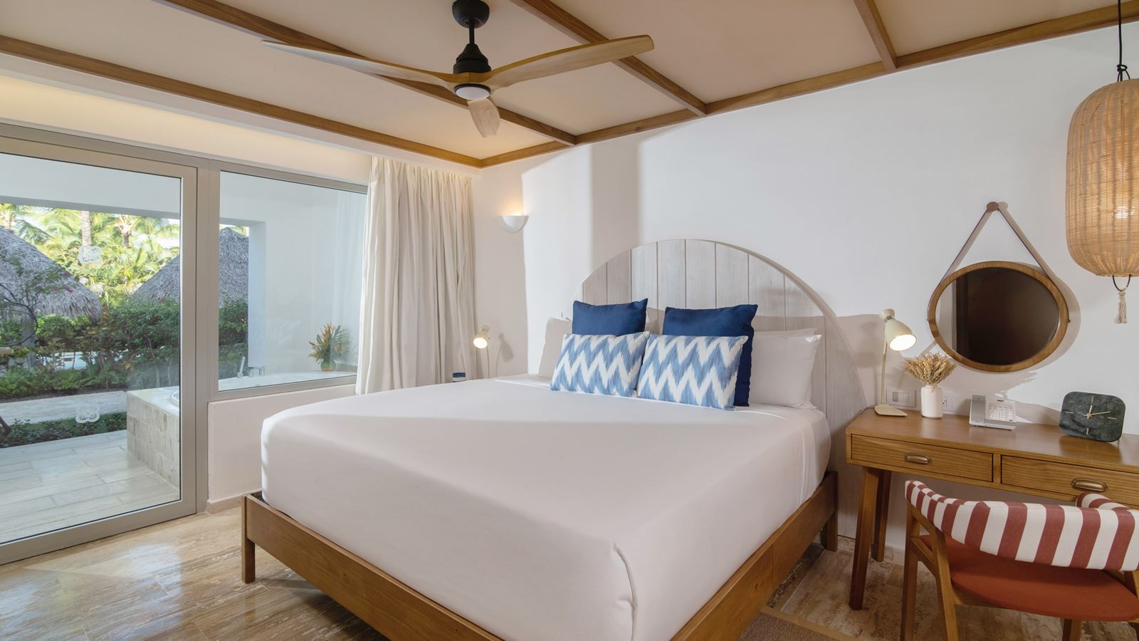 rooms-master-suite-zel-swimup