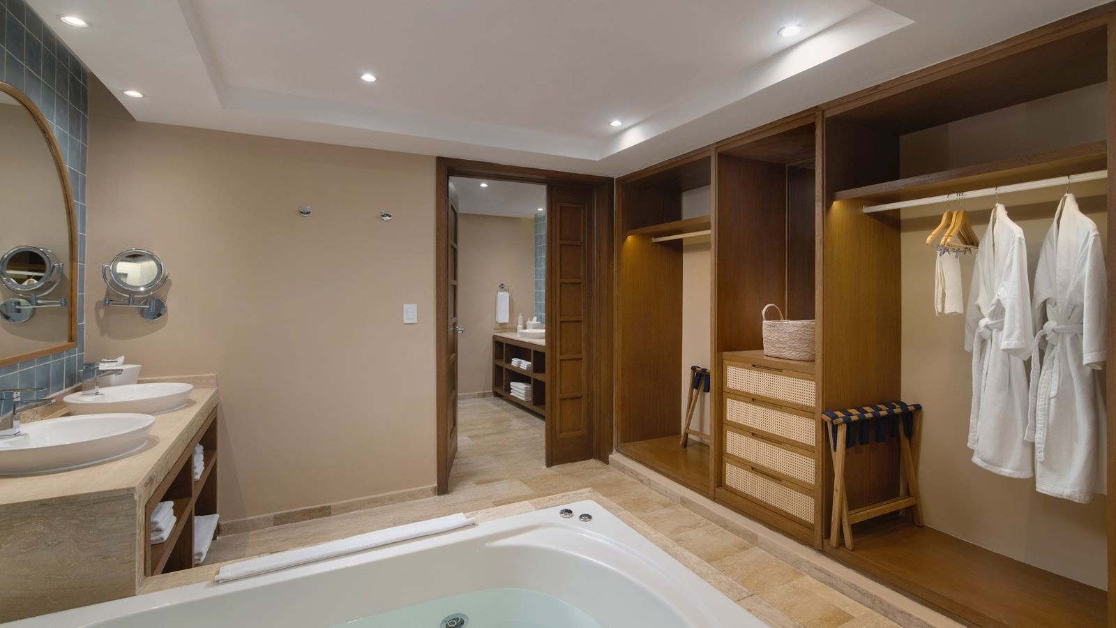 rooms-master-suite-zel-swimup