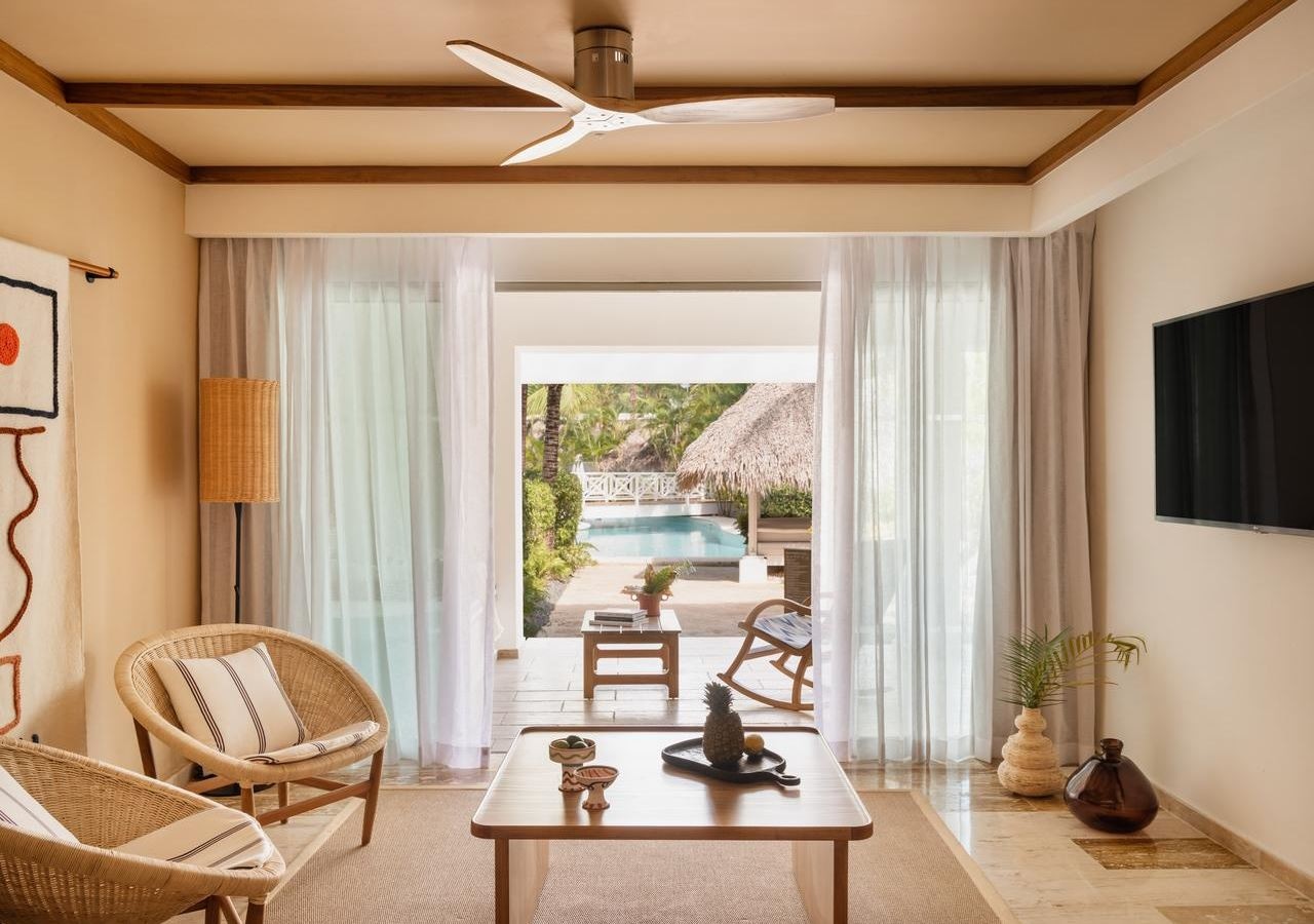 rooms-two-bedroom-master-suite-zel-swimup