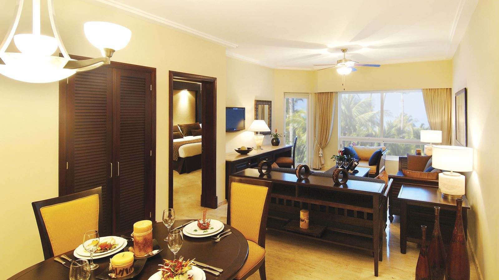 rooms-one-bedroom-master-suite-family-concierge