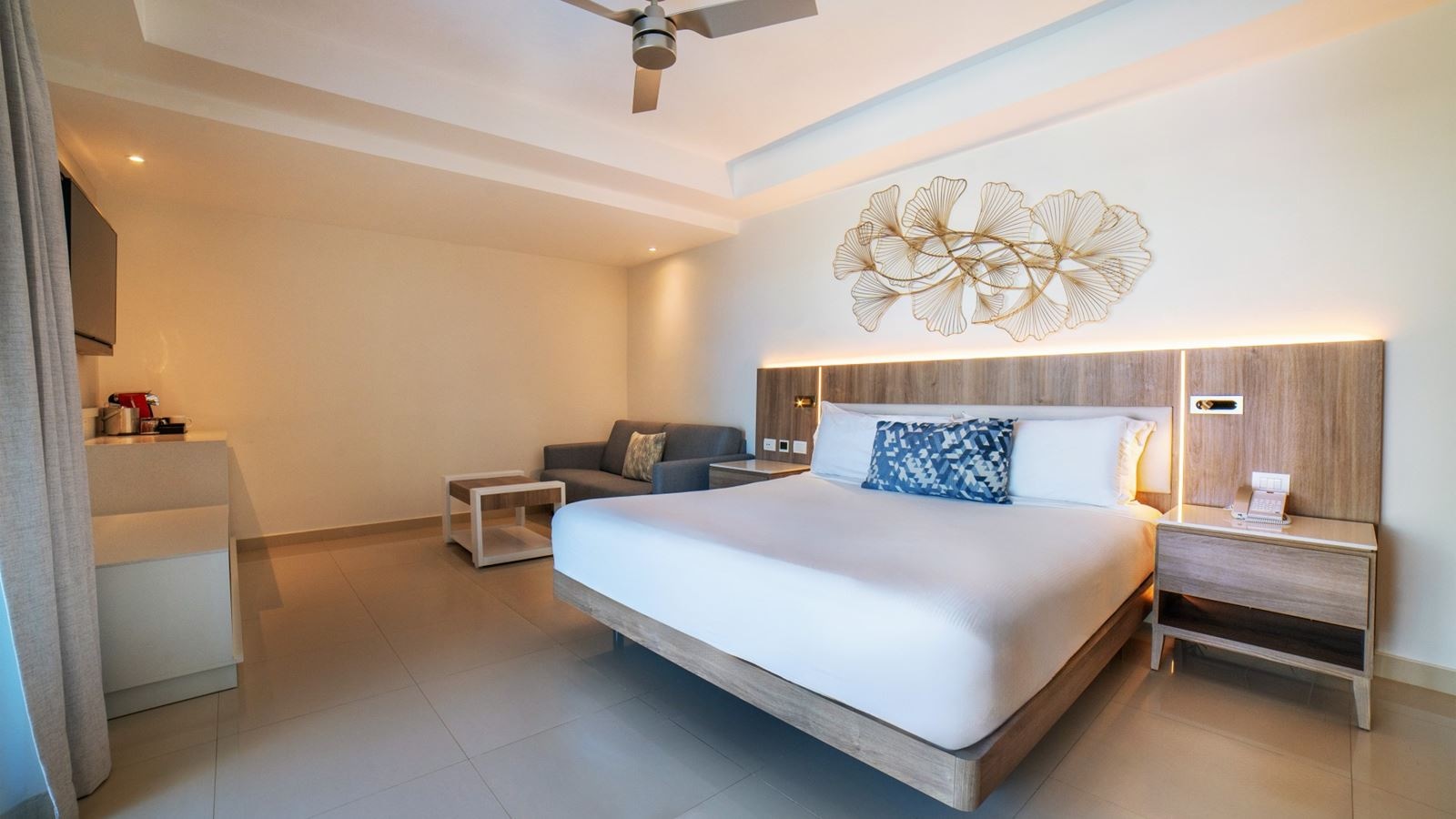 rooms-luxury-room-diamond-club