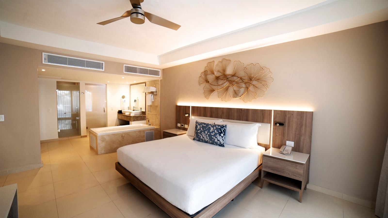 rooms-luxury-presidental-jacuzzi-one-bedroom--suite-diamond-club