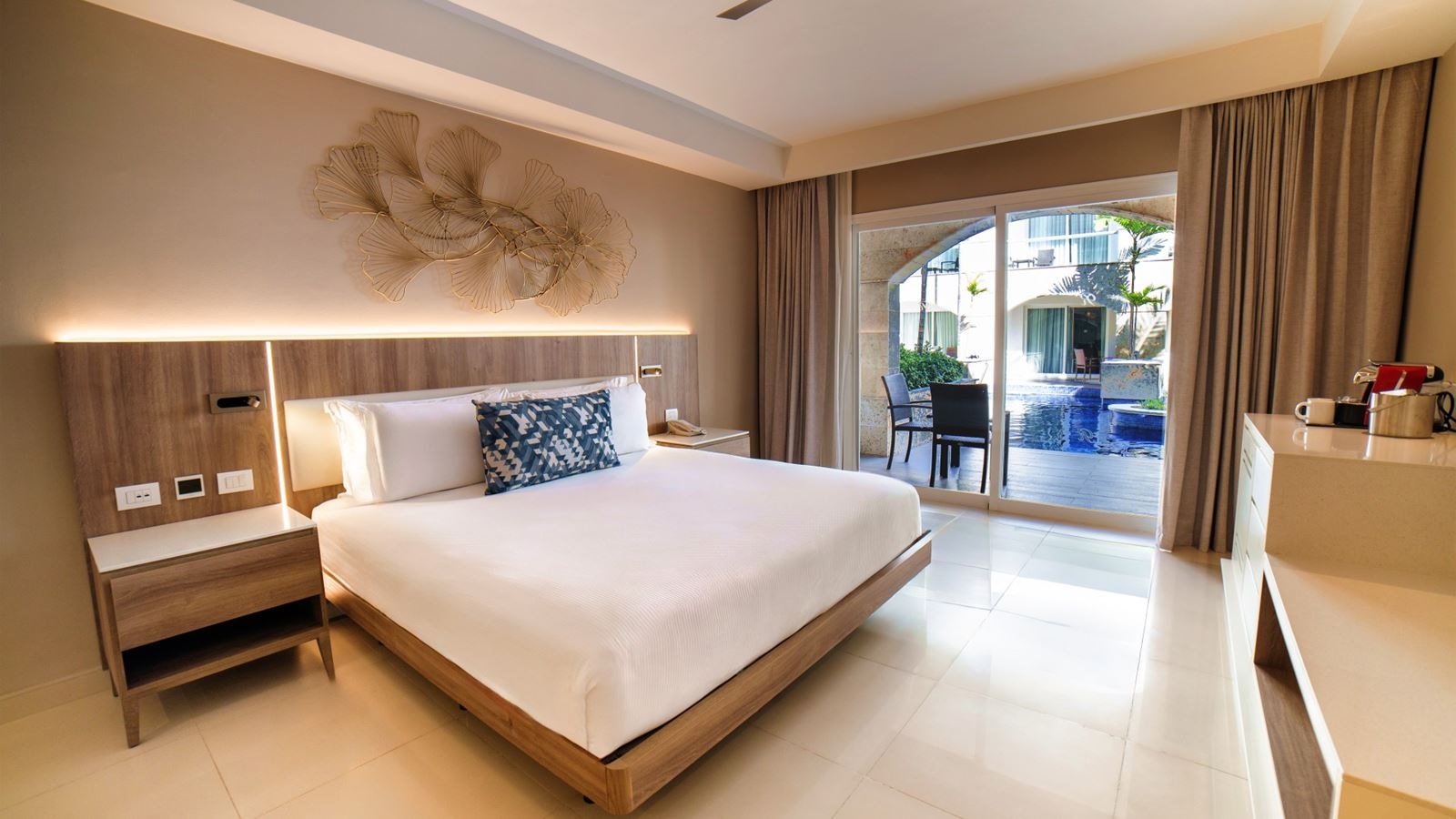 rooms-luxury-presidental-jacuzzi-one-bedroom--suite-diamond-club