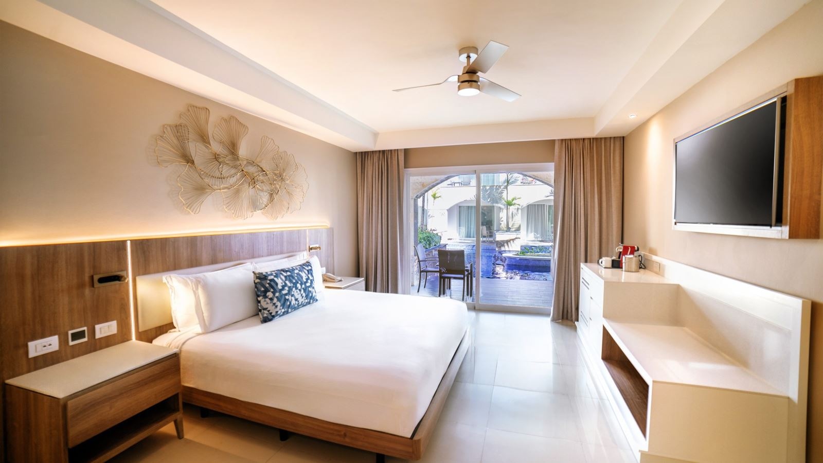 rooms-luxury-presidental-jacuzzi-one-bedroom--suite-diamond-club