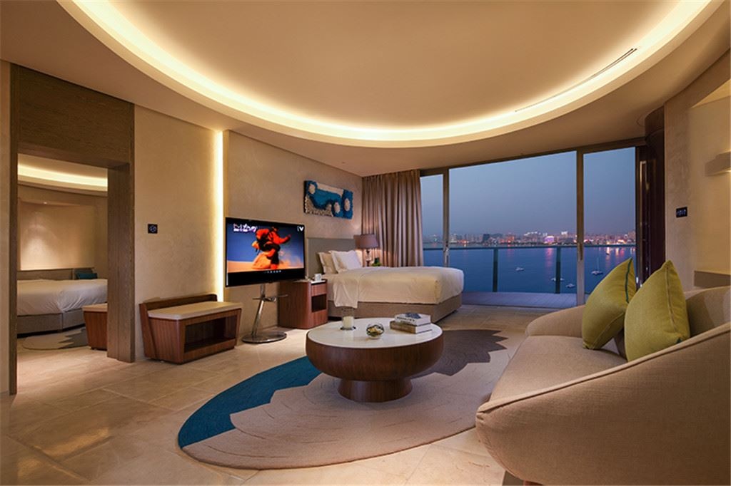 rooms-panorama-ocean-view-suite-two-king-beds-room