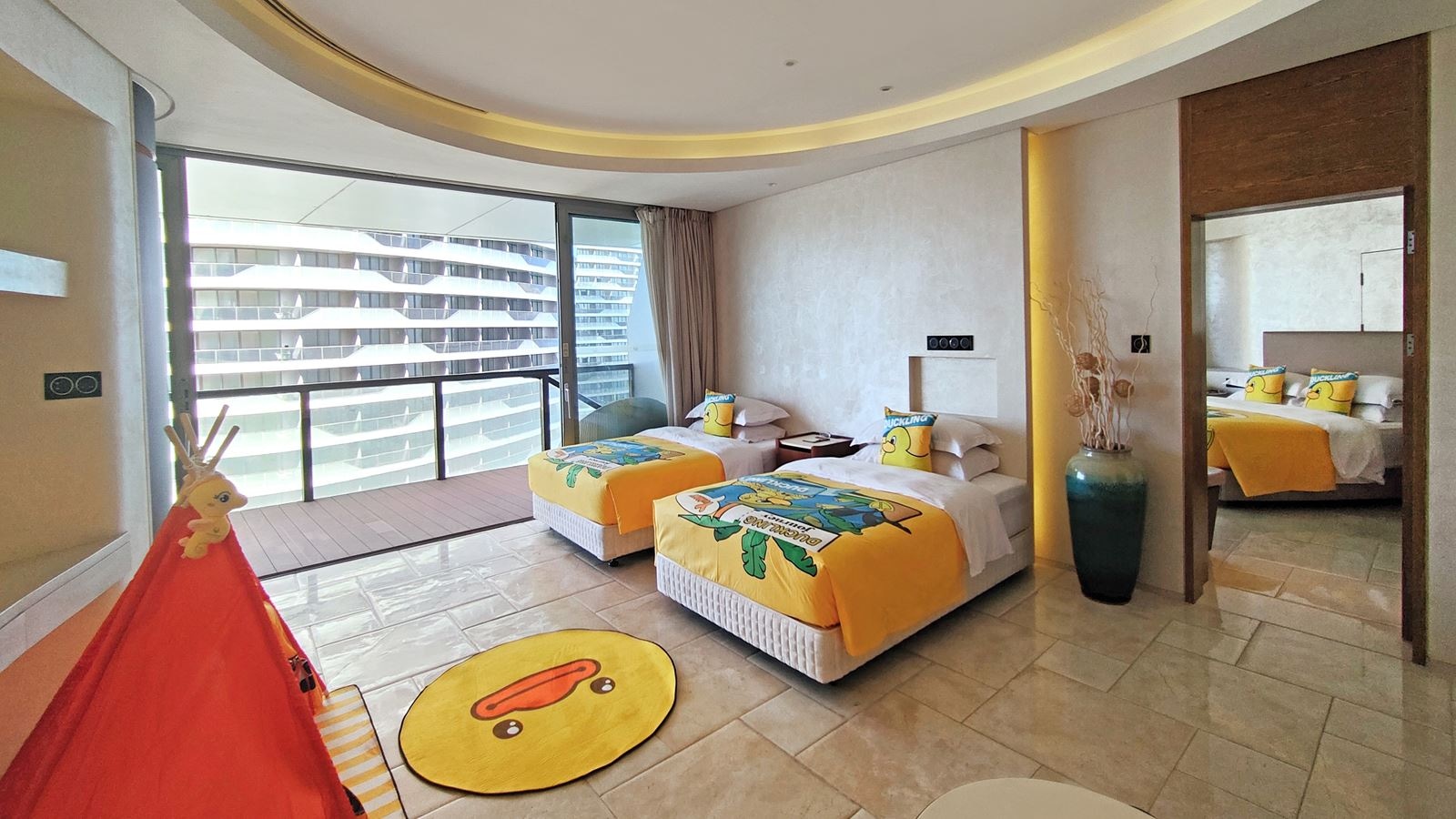 rooms-family-ocean-view-suite--tree-beds-room