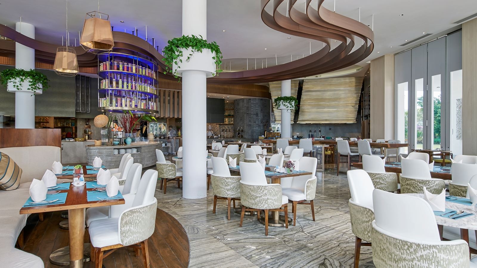 restaurants-restaurant