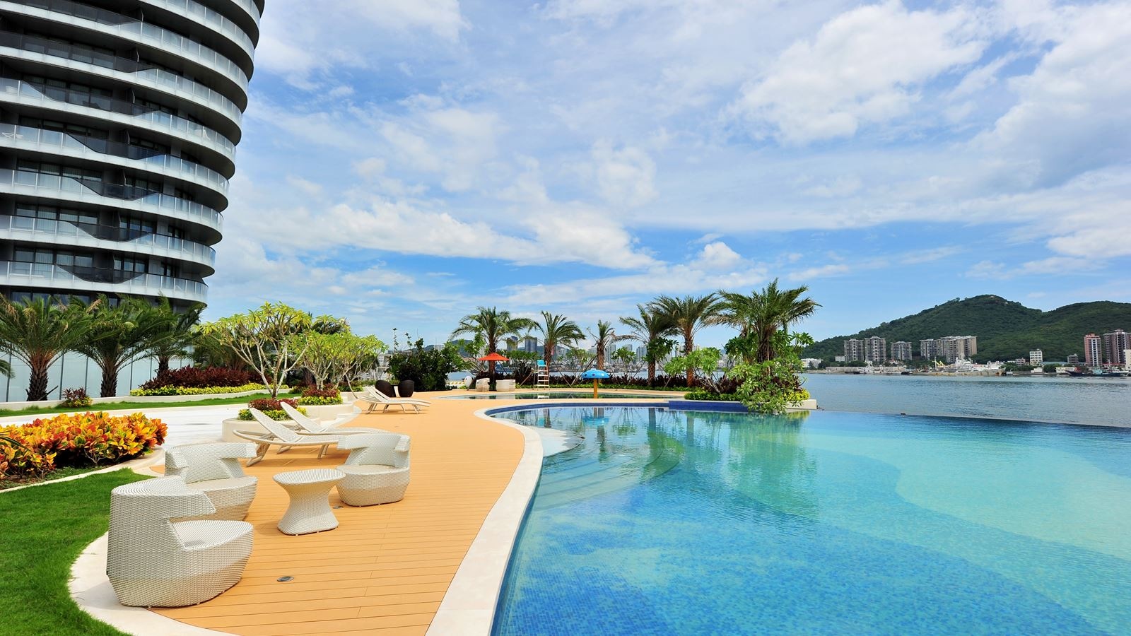 pools-outdoor-pool